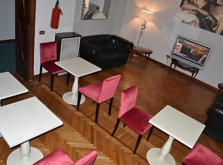 Szálloda Apollo 2*